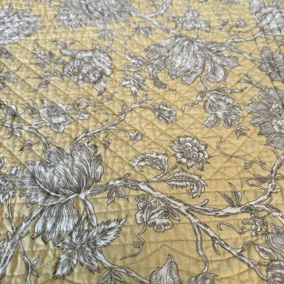 C & F Home Quilted Yellow & Brown Floral  Stripe Reversible Placemats Set Of 4 - Picture 3 of 10